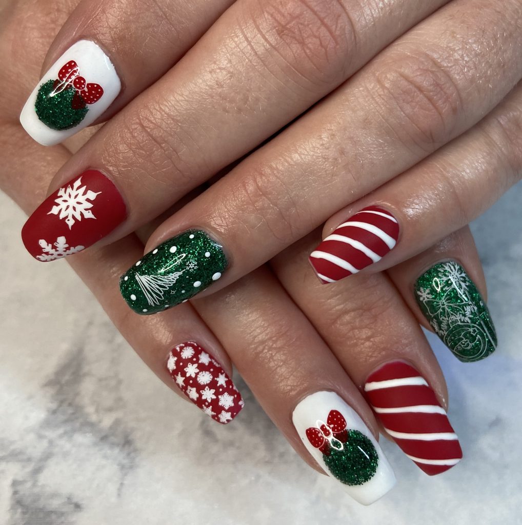 Festive Christmas Nail Design
