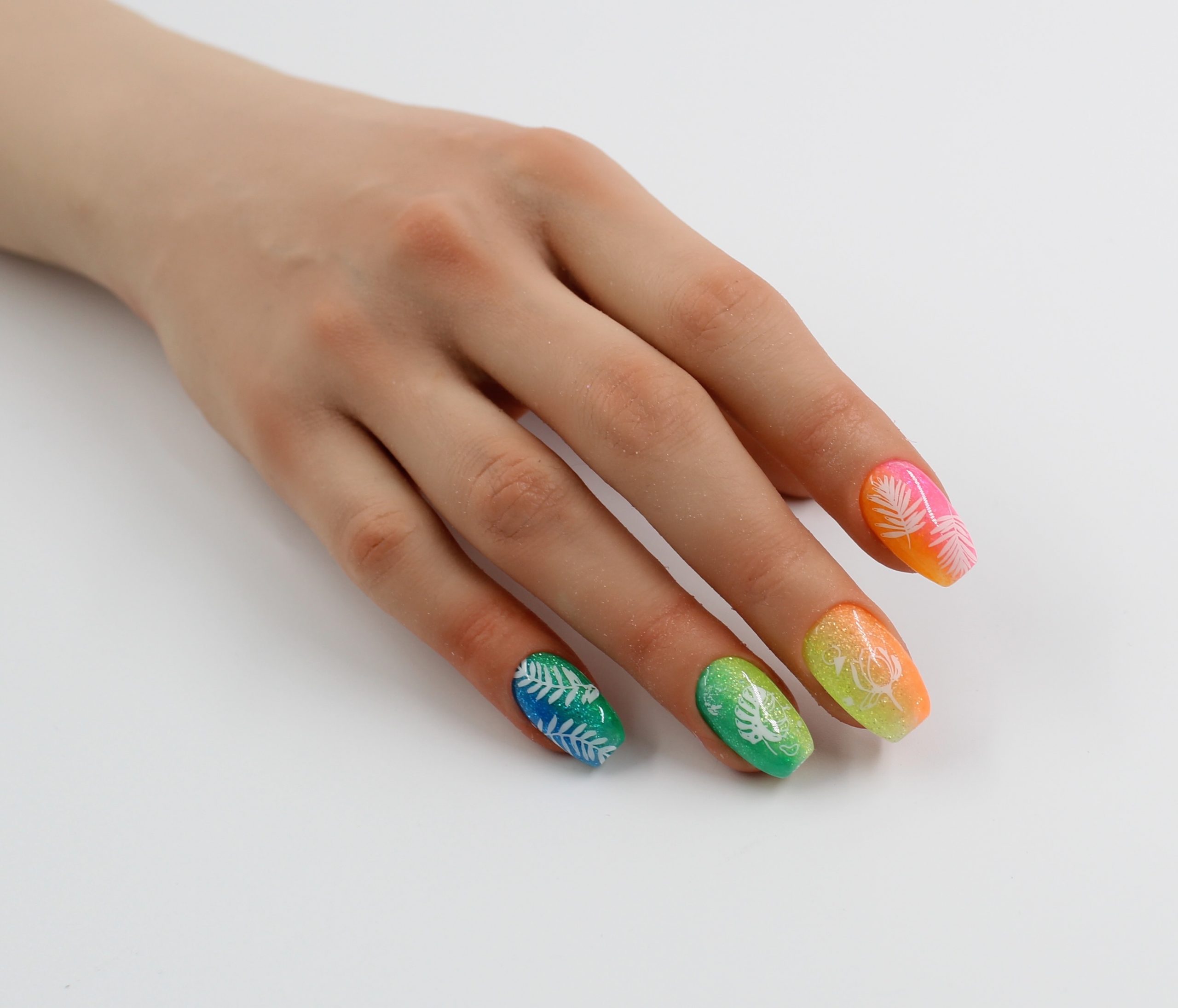 Summer Ombré nail design using Noodle Yess by Valentino Beauty Pure